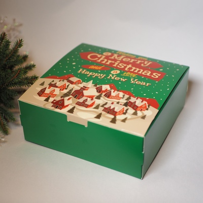 Коробка Рождественская зеленая 16,5*16,5*6,5 см