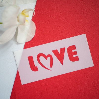Трафарет love 11 х 5 см