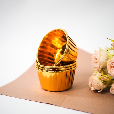 Формы с закрученными краями для маффинов ламинированные Золотые (50*40 мм)