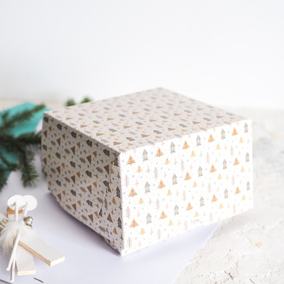 Коробочка на 4 капкейка Елочки 16*16*10 см