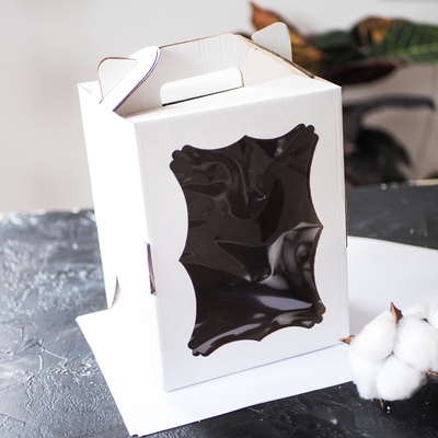 Коробка -чемодан с окном 16,5*16,5*20 см