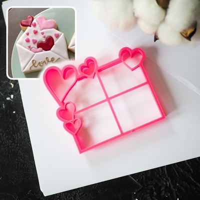 Вырубка с оттиском  Конверт с сердцами 10,5*9 см