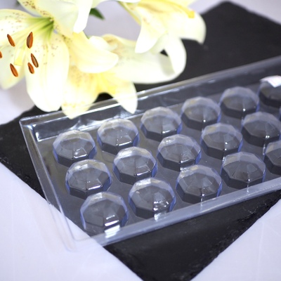 Форма пластиковая для шоколада Драгоценности, 24 ячейки